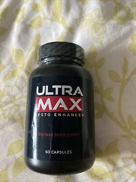 Photo of a jar with UltraMax Testo Enhancer capsules from Heinrich from Berlin