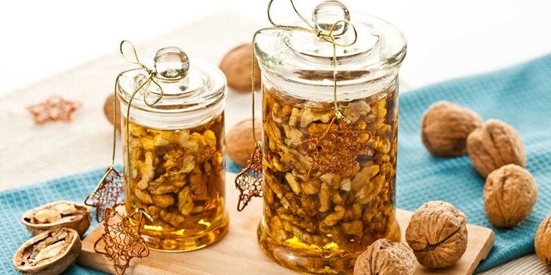 Nuts with honey - healthy foods that can increase male potency