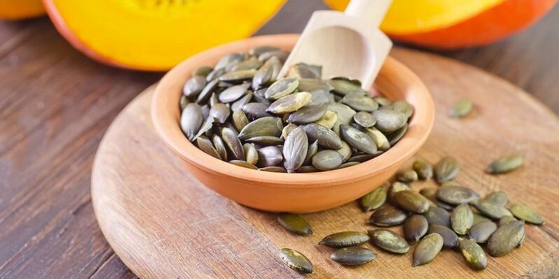 Pumpkin seeds, which a man consumes every day, will strengthen potency